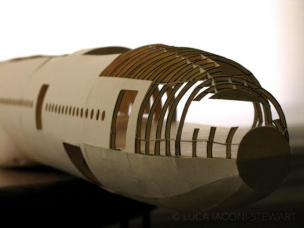 Beenmedii zaman sil batan iine devam eden gen renci, maketlerle uramay sevdiini sylyor.