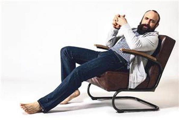 HALT ERGEN         Haldun Dormen sayesinde tiyatroya adm attn belirten Halit Ergen'in de genlik dneminde yapmad i yok gibi...