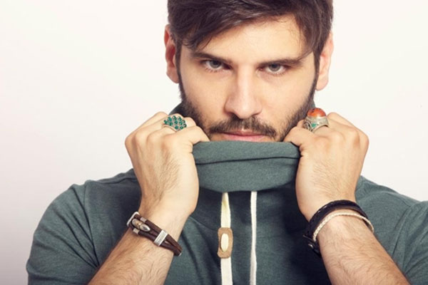 Dizilerin ve sinema filmlerinin aranan jnlerinden biri olmay baaran Sayman, ocukluuyla ilgili samimi aklamalar yapt...