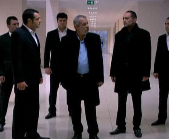 Grkemli yaamlar ve servetleri ile gndemden dmeyen nllerin, i yaamna birbirinden ilgin eyler yaparak atldklar ortaya kt.