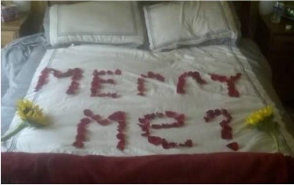 Bu iftler istemeden de olsa  &#8220;en kt evlenme teklifi&#8221; listesi sralamasna girmeyi baard.