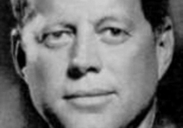 Bakan John F. Kenndy, yirmi dakikada drt gazete okuyabilirdi.