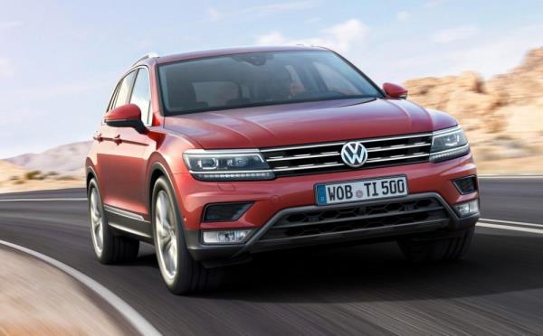 Uzun sredir beklenen 2016 yeni kasa Volkswagen Tiguan modeli iin sesler duyulmaya baland. 2015 ylnn banda Tiguan GTE olarak tanttm bu ara, aslnda beklenen model iin birok ip ucu veriyordu. Birebir ayns olmayacaktr ama tasarm olarak byk oranda benzerlik gsterecektir.
