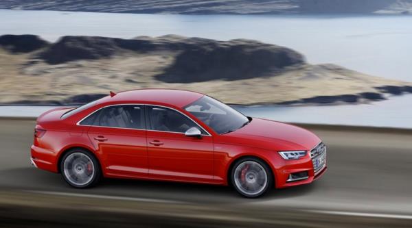 2016 yeni audi s4, ayn motor hacmine ramen 354 ps 500 nm tork gce sahip. 0-100 km/s hzlanmasn 4.7 saniye de tamamlayan bu ara, 250 km/s elektronik snrlandrlm maksimum hza ulayor ve 7.4 litre ortalama tketim salyor.