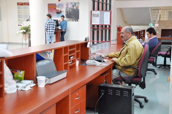 DIARIDA NFUS MEMURU  <br>  D temsilciliklerde, Dileri Bakanl'nn talebi olmas halinde nfus personeli grevlendirilecek. Yurtdnda yaayan Trk vatandalar, nfus ilemlerini Trkiye'ye gelmeden zebilecek.