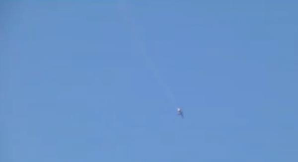 Muhaliflerle Suriye rejimi arasnda youn atmalarn srd blgede drlen uan kime ait olduu henz bilinmiyor.