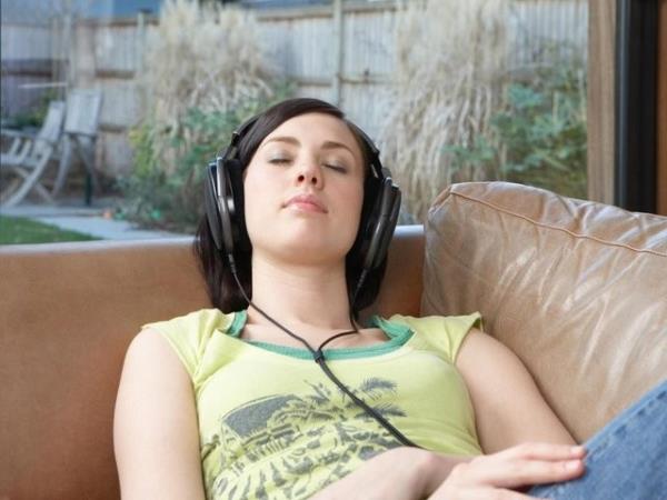 Bu yava alma dnemlerinde, beynimiz, ksa sreli anlar geici depolama alanndan uzun sreli kayt yeri olan prefrontal kortekse tar.