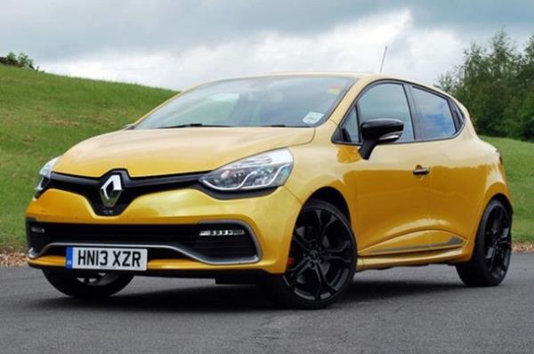 <p>4 Renault Clio 1.5 DCI 90HP</p>  <p>Yakt tipi: Dizel</p>  <p>Ortalama yakt Tketimi(100km): 3.8 litre</p>