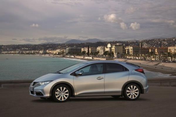 <p>23 Honda Civic Hatchback 1.6 Sport 120HP</p>  <p>Yakt tipi: Dizel</p>  <p>Ortalama yakt Tketimi(100km): 4.5 litre</p>