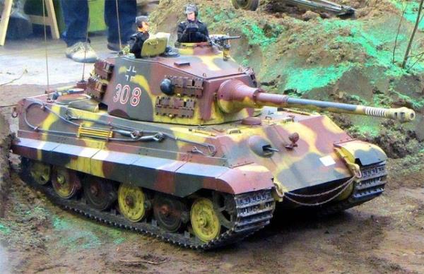 TANK SAYISI TRKYE: 3.778 <br>  TANK SAYISI ALMANYA: 408