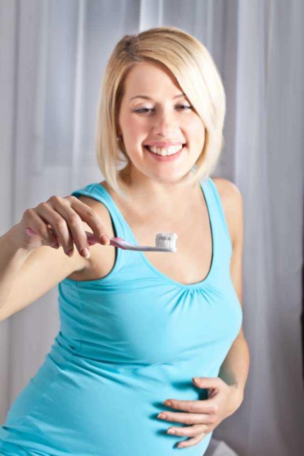 Dilerde mekanik temizlik etkisi yaratacandan elma, havu gibi sert sebze meyveler srarak yenebilir