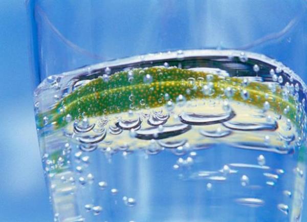 3) Yallkla birlikte gelen krklklar azaltr.  <br>       4) Kuru ciltleri nemlendirme zellii vardr.