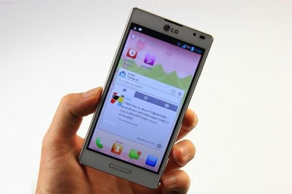 <p>LG P760 Optimus L9</p>  <p>lemci: ift ekirdek 1 GHz Cortex-A9</p>  <p>Kamera: 5 MP</p>  <p>Ekran: 4.7 in</p>  <p>letim sistemi: Android OS, v4.0.4</p>  <p>Fiyat: 863-957 TL</p>