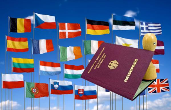 Avrupa Birlii-Trkiye zirvesi, Trkiye'nin yelik srecini hareketlendirmek iin topland ve nemli kararlar alnd. Trkiye'yle vizelerin kaldrlmas iin ne srlen 72 art, basnda geni yer buldu.    <br>ktisadi Kalknma Vakf, Schengen lkelerine vizesiz giri iin gerekli olan 72 madde iinde ne kanlar sralad, ite o maddeler...