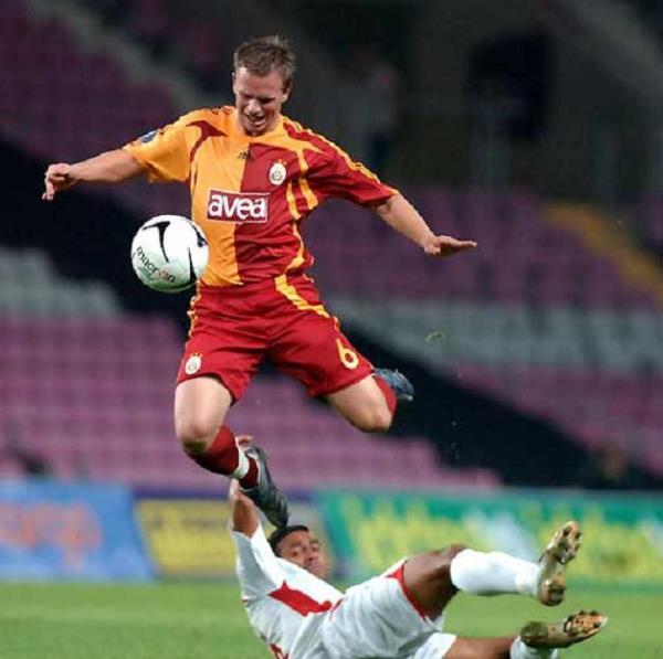 <p><b>Tobias Linderoth</b></p> 3.5 milyon Euro <p>FC Kopenhagen - Galatasaray</p>