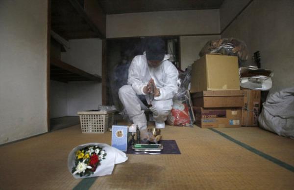 Japon geleneiyle lye son bir sayg gsterilir...