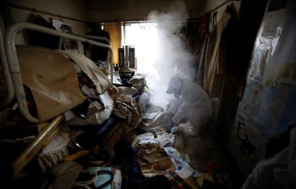 Belki sorduunuza piman olacaksnz ama lm temizliyorlar...