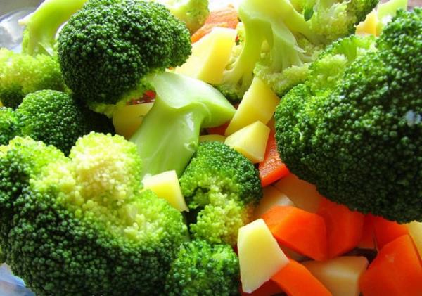 Vitamin, lif, kalsiyum ynnden de zengin olan brokoli aktif zayflama srecinde sofralarn batac olmay hak ediyor.