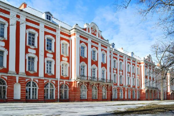 37- Saint Petersburg State University<br>  Rusya