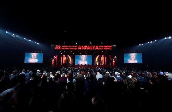 En yi Yardmc Erkek Oyuncu dl'n ise Muna Filmiyle Kaan akr ald.