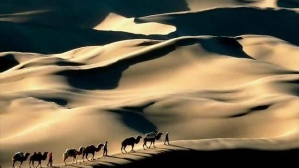 Batllar ve Bat kltrnden etkilenmi kimseler, ounlukla sol elleriyle yiyip ierler. Lokantalarda da atal gelellikle sol tarafa konur. Abdullah bn-i mer anlatyor: &#8220;Rasllullah (s.a.v.) buyurdular ki sizden sakn kimse sol eliyle yiyip imesin. nk eytan soluyla yer ier.&#8221;