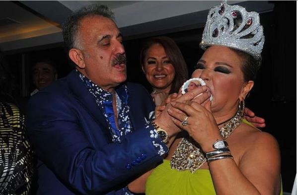 nllerin bile unuttuu o fotoraflar...  <br>       Faik ve Safiye