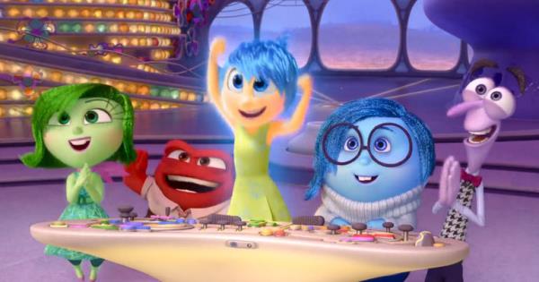 1 Ters Yz / Inside Out<br>Pixar imzal bir yaratc hikaye daha tm zamanlarn en iyi animasyonlar arasndaki yerini ald. IMDb'ye gre 2015'in en iyi filmi!
