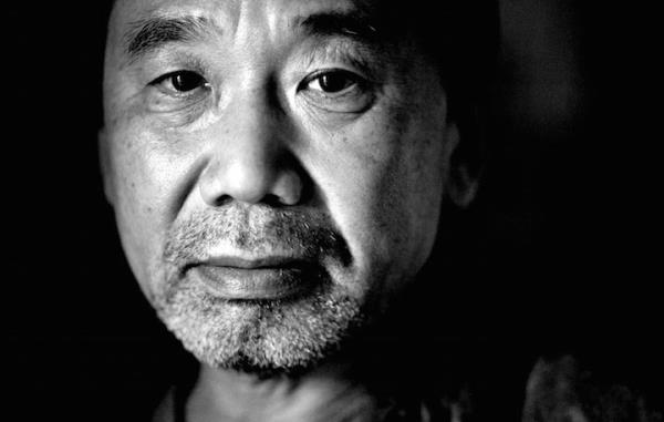 Haruki Murakami<br>Haruki Murakami niversitedeyken bir kayt stdyosunda alm. Mezuniyetten hemen nce eiyle Tokyo&#8217;da Peter Cat adn verdikleri bir caz bar amlar.