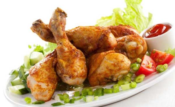 Tavuk<br>Vcudun gzellik hormonlar retmek iin ihtiya duyduu yksek deerde Protein ieriyor. Ayrca kolajen retimini ve ba dokusundaki liflerin yenilenmesini destekliyor.