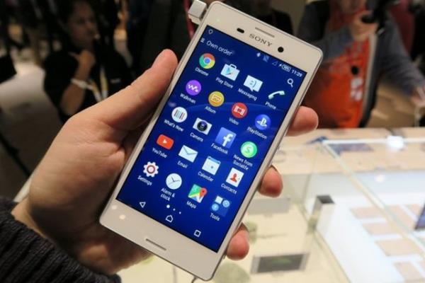<p>SONY XPERIA M4 AQUA</p>  <p>letim Sistemi: Android 5.0 Lollipop</p>  <p>lemci Hz: 1.5 GHz hznda Snapdragon 615</p>  <p>Ram: 2 GB</p>  <p>Batarya: 2400 mAh</p>  <p>Ekran Boyutu: 5.0 in</p>  <p>Ekran znrl: 720 x 1280</p>  <p>Kamera znrl: 13 Megapiksel</p>  <p>Dahili depolama: 8 GB</p>