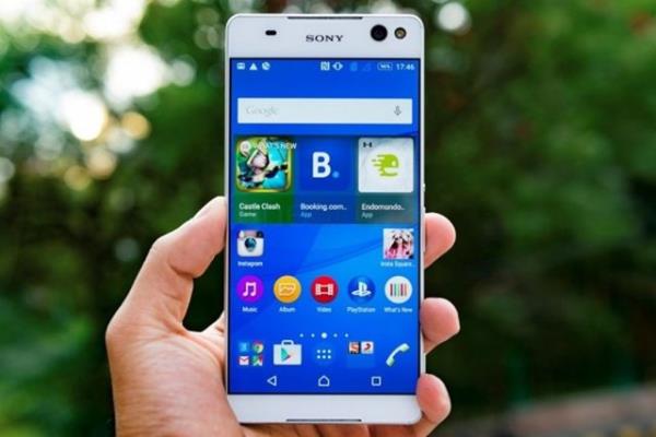 <p>SONY XPERIA C5 ULTRA</p>  <p>letim Sistemi: Android 5.0 Lollipop</p>  <p>lemci Hz: 1.7 GHz MediaTek MT6752</p>  <p>Ram: 2 GB</p>  <p>Batarya: 2930 mAh</p>  <p>Ekran Boyutu: 6.0 in</p>  <p>Ekran znrl: 1080 x 1920 </p>  <p>Kamera znrl: 13 Megapiksel</p>  <p>Dahili depolama: 16 GB</p>