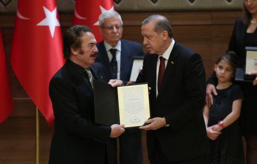 mzik alannda Orhan Gencebay'a,