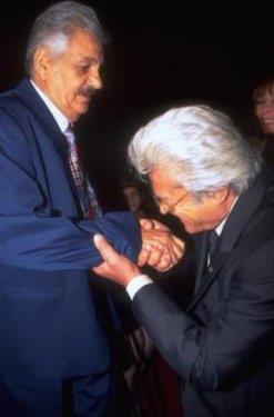 Yaamnn son dnemini pek ok Yeilam emektar gibi hak ettii ekilde geiremeyen Ta, Cankurtaran semtinde kendisiyle zdeleen bir kahvehane iletiyordu. 1926 Erzurum Karakse doumlu olan Erol Ta 1998 ylnda hayata veda etti.