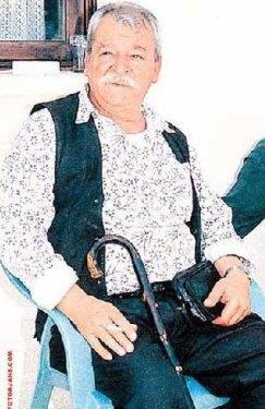 <p><b>HAYATININ SON DNEMN ZORLUKLAR NDE GERD</b></p>    lkokulu bitirdikten sonra kunduraclk, dkmclk, kuyumculuk gibi deiik ilerde alt. Sinemaya 1953 ylnda Kyn ocuu adl filmle adm atan Hamzaolu, ilk baroln 1961 ylnda oynad. 1969 Adana Altn Koza Film Festivali, 1970 Antalya Altn Portakal Film Festivali, 1991 Antalya Altn Portakal Film Festivali'nde en iyi yardmc erkek oyuncu dln kazand. 1999 Antalya Altn Portakal Film Festivali'nde Yaam Boyu Onur dl'nn sahibi oldu.