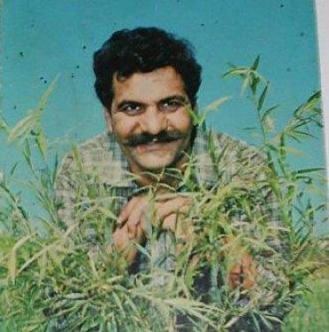 1957'de Mmtaz Alpaslan'n ynettii Ac Gnler ile sinemaya giren Ta, balangta kk rollerde oynad. Ama ksa zamanda yldz parlad. Dokuz Dan Efesi, Dikenli Yollar, Gecelerin tesi, Topran Teri, Hudutlarn Kanunu, Duvarlarn tesi, Susuz Yaz'n da aralarnda bulunduu bir ok filmde oynad. ok sayda dl kazand.