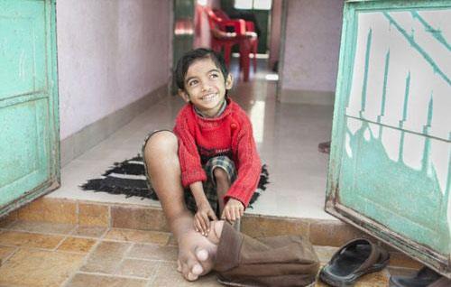 Aile bir an nce bir tedavi bulmalar gerektiini, aksi halde Vedant'n gittike sa ayan bydn zlerek belirtti...