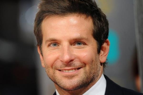 2015 YILININ EN ETKL ARTST VE AKTRSLER  <br>  Bradley Cooper