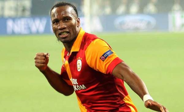 Drogba  <br>  "Mourinho ile devaml gryoruz. Tek problem; in'le saat fark olduunu hala anlamyor ve ben uyurken bana mesaj atyor"