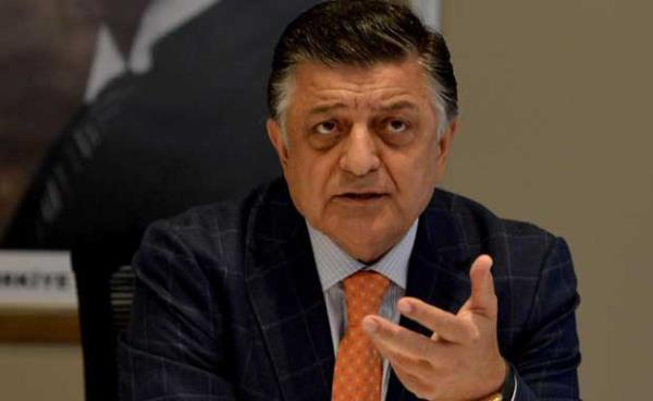 Ylmaz Vural  <br>  "Milli takmn bana illa yabanc hoca gelecekse benim Alman pasaportum da var."