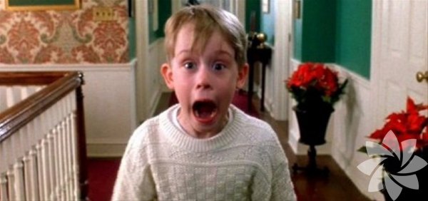 1 Ocak sabah itibariyle televizyonlarda "Evde Tek Bana" filmini gryorsanz artk yeni yla girdiniz demektir. Mutlu bir sene iin zerinize den tm klieleri gerekletirdiniz...