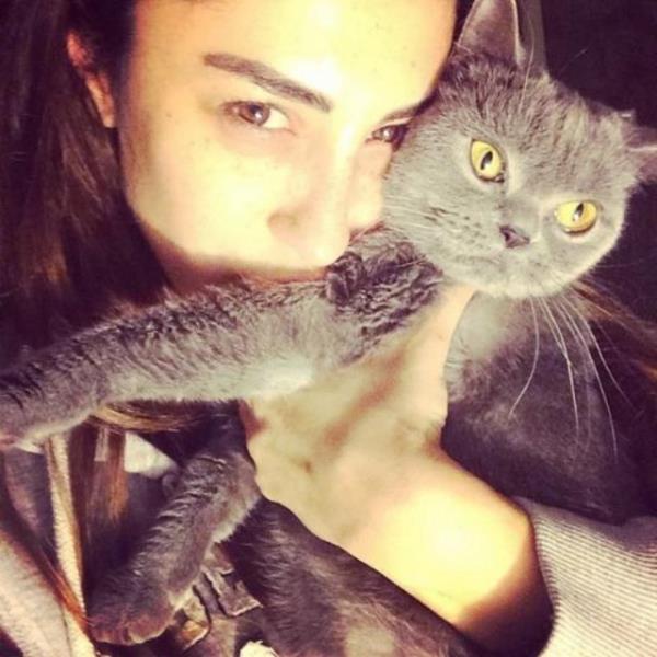 MERVE OFLAZ<br>  Evin annesi canm kzm ak