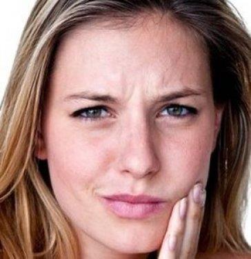 Benzer ekilde Dnya Lingual Ortodonti (WSLO) ve Avrupa Lingual Ortodonti Dernekleri (ESLO) lingual teknik ile ilgili bir klinik yeterlilik snav uygulanr. Ancak bu snavdan baarl olan ortodontistler bu tedaviyi uygulayabilir. Bu teknik zerinde uzmanlam yeterli bilgi ve klinik tecrbeye sahip ortodontistler tarafndan yaplacak lingual ortodontik tedavi ile labial teknikte (dardan teller) olduu gibi her eit vakay tedavi etmek mmkndr' ifadelerini kulland.