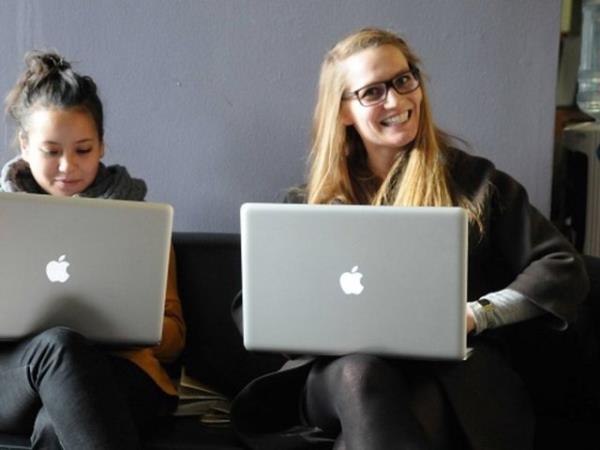 <p>3. UYGULAMA YAZILIM GELTRCLER</p>  <p>Gnmzdeki ortalama yllk kazan: 95,510 dolar</p>  <p>2024'te ngrlen i pozisyonu says: 135,300</p>