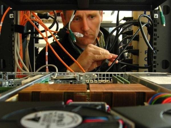 <p>4. BLGSAYAR SSTEM ANALSTLER</p>  <p>Gnmzdeki ortalama yllk kazan: 82,710 dolar</p>  <p>2024'te ngrlen i pozisyonu says: 118,600</p>