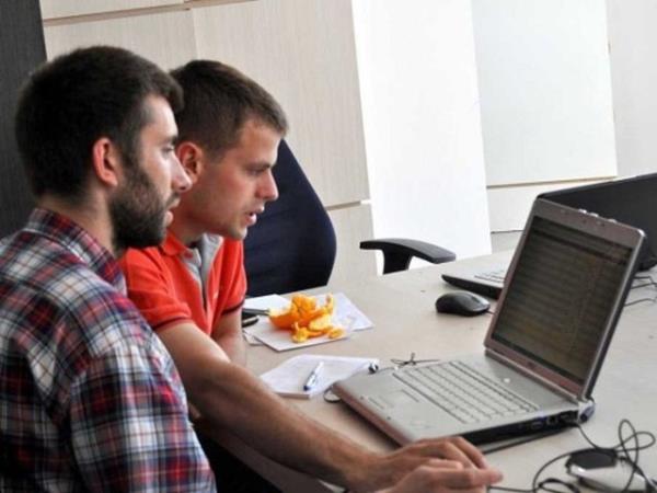 <p>12. PAZAR ARATIRMA ANALSTLER VE PAZARLAMA UZMANLARI</p>  <p>Gnmzdeki ortalama yllk kazan: 61,290 dolar</p>  <p>2024'te ngrlen i pozisyonu says: 92,300</p>