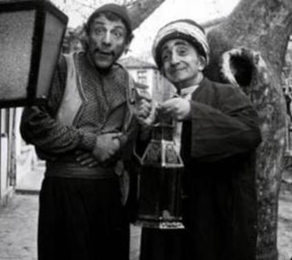 zkul, aslnda hem zel hayatnda hem meslek hayatnda da canlandrd karakterler kadar mtevaz oldu hep.. yle ki yllar nce, paras olmayan bir yapm irketinin filminde 20 paket sigara ve 1 akmak karl oynad bir efsane gibi anlatlr.