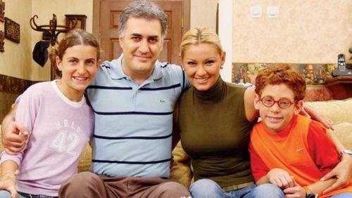 2002 - 2006 yıllarında yayınlanan 'Çocuklar Duymasın' dizisinin çocuk yıldızı Ayşecan Tatari büyüdü çok güzel bir genç kız oldu.